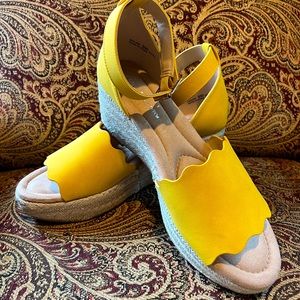 Yellow Wedge Sandals Size 9 - New - CL by Laundry